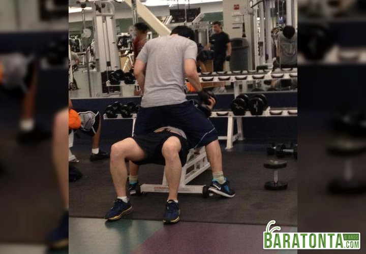10 situações constrangedoras para usar como desculpa para não fazer academia