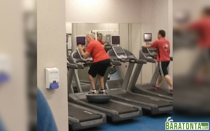 10 atitudes constrangedoras que simplesmente não conseguimos explicar